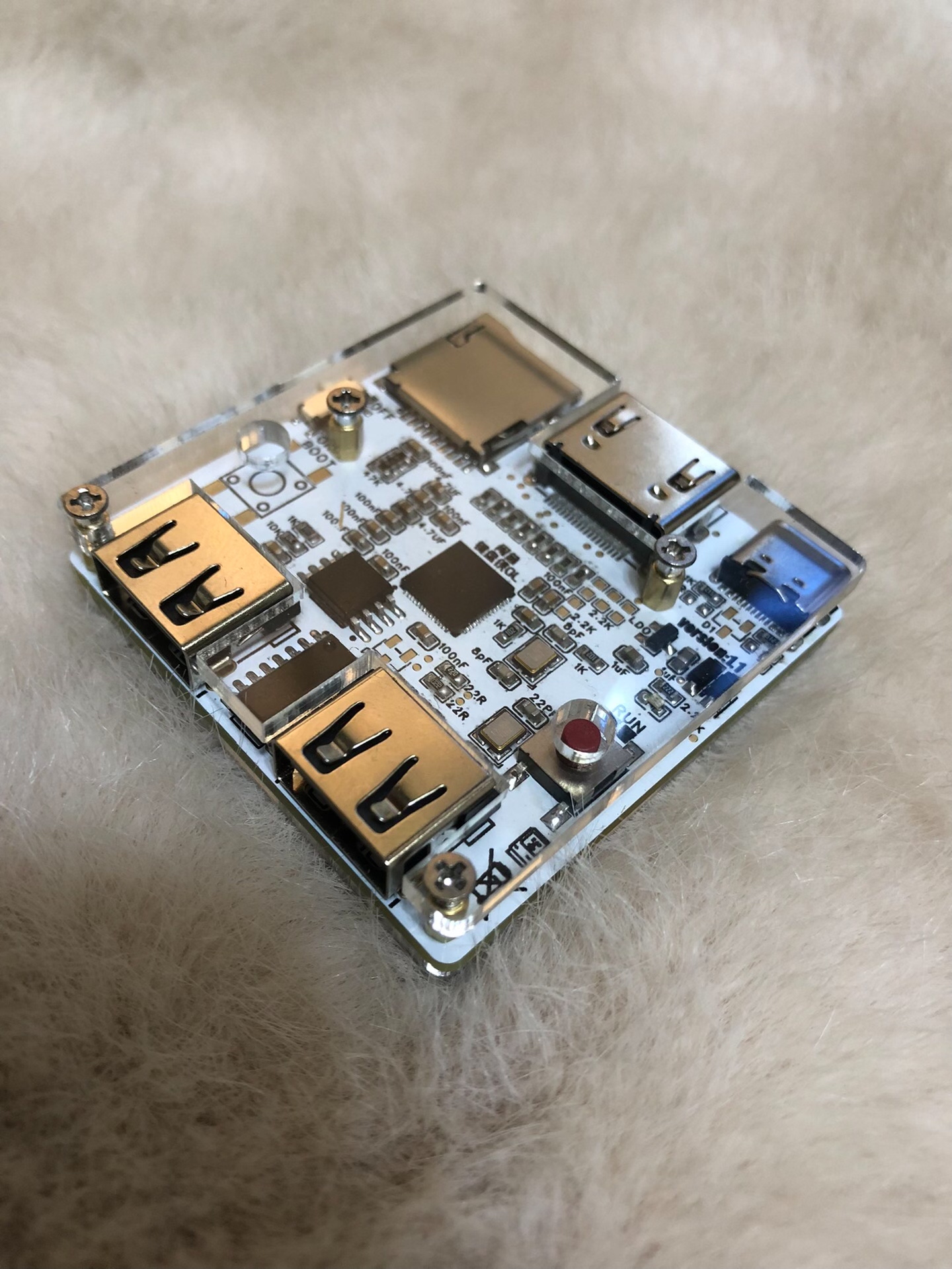 Retro Gaming Hub - Retro Mini Macintosh 128K Kieszonkowy Komputer