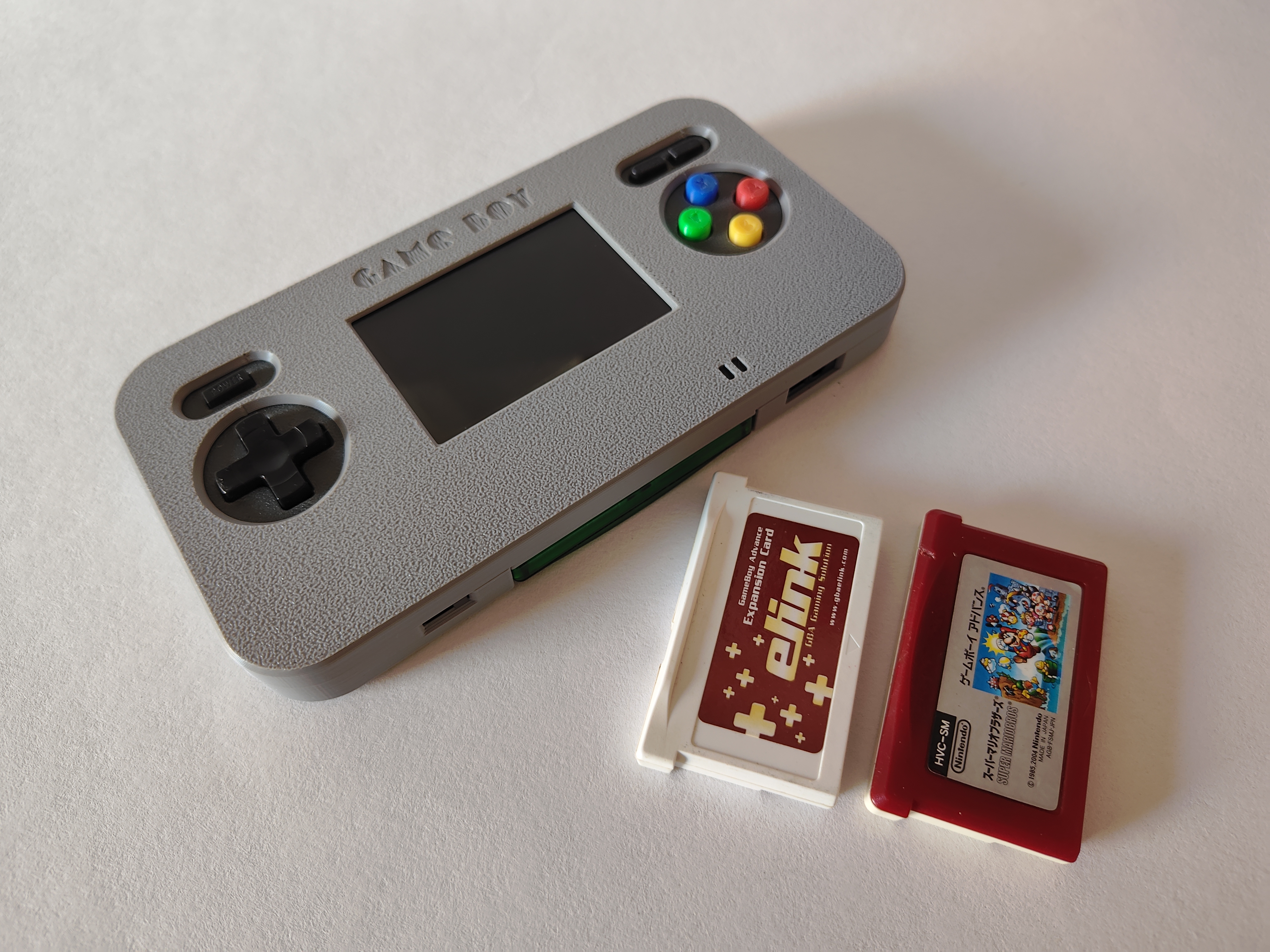 Kolorowy design konsoli do gie – Retro Gaming Design recenzja i cena