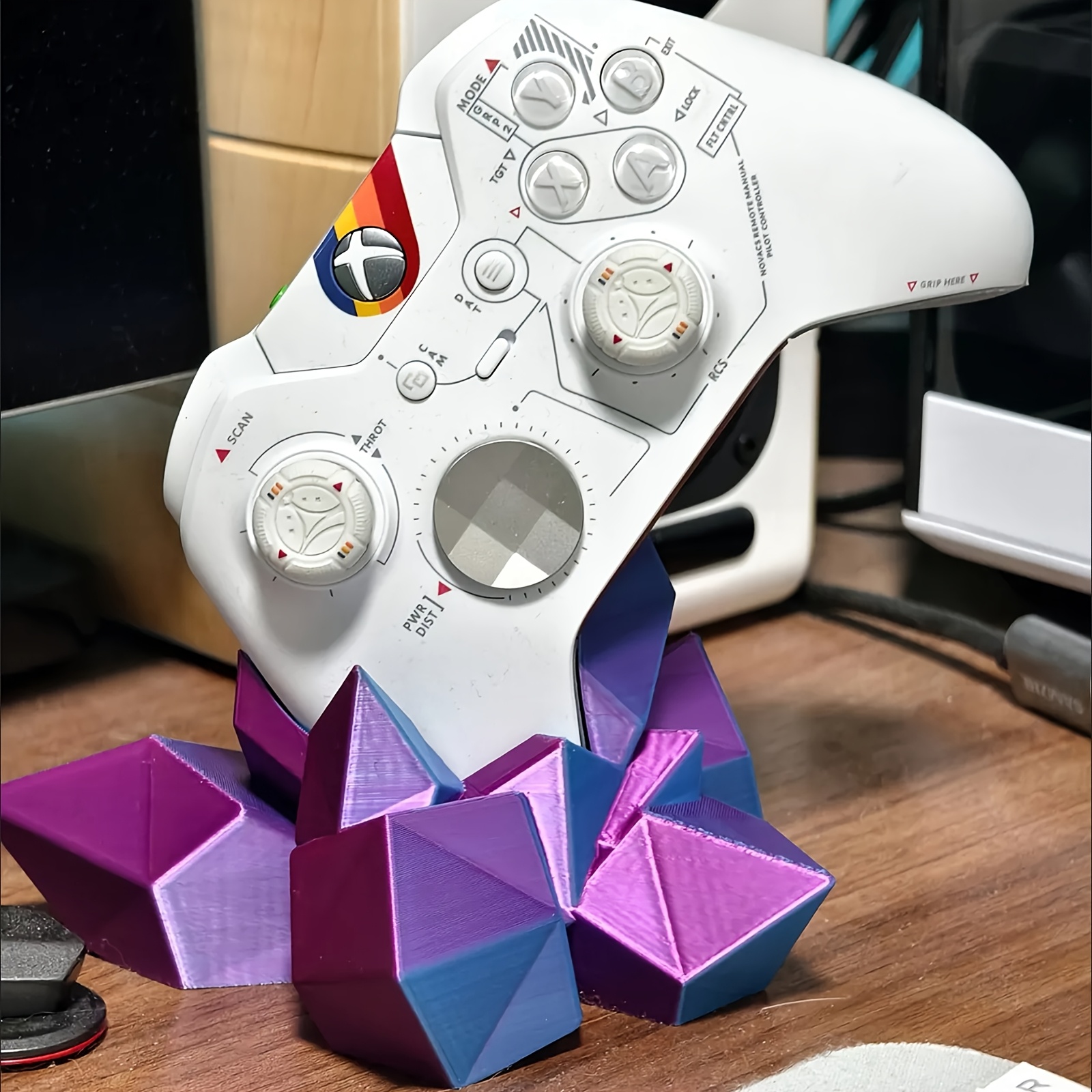 Stojak na kontroler do gier z  – Retro Gaming Decor recenzja i cena